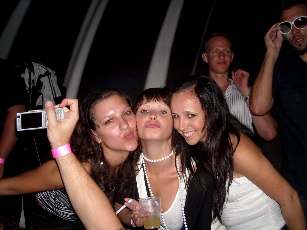 i/Kranj/Absolvent08/07-BlackWhiteParty/absolvent 1896.jpg